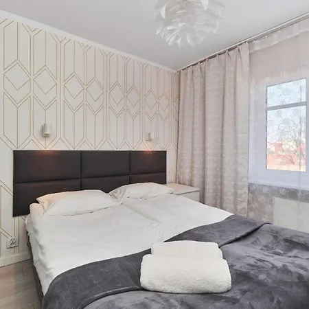 Kotlarska Market Square With Airconditioning By Renters Appartamento *
