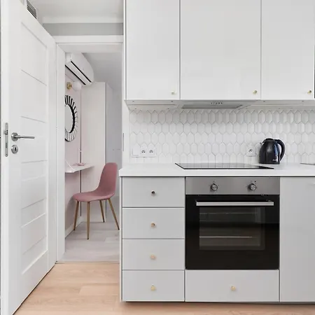 Apartment Kotlarska Market Square With Airconditioning By Renters Wroclaw